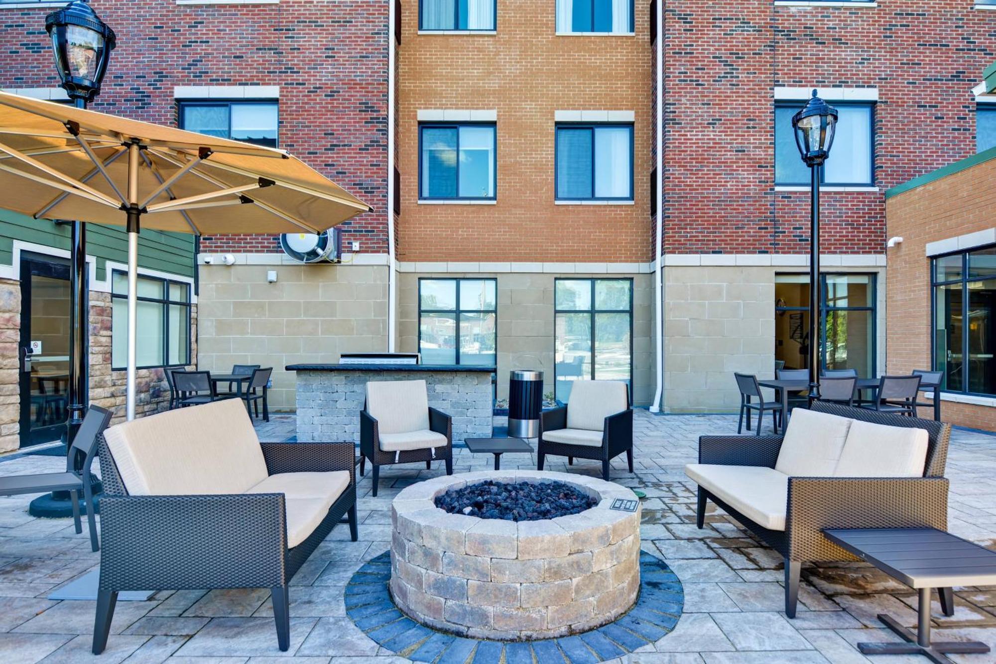 Residence Inn By Marriott Cleveland Airport/Middleburg Heights Eksteriør bilde